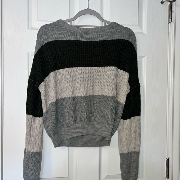 Cute sweater - Picture 2 of 2